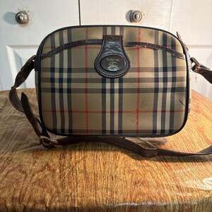 Vintage Burberrys Nova Check Shadow Horse Canvas Shoulder Bag
